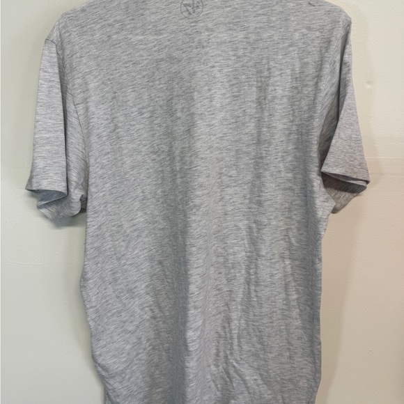 New ‘47 2024 World Series Men's New York Yankees Shirt size Medium Grey New - Picture 2 of 4